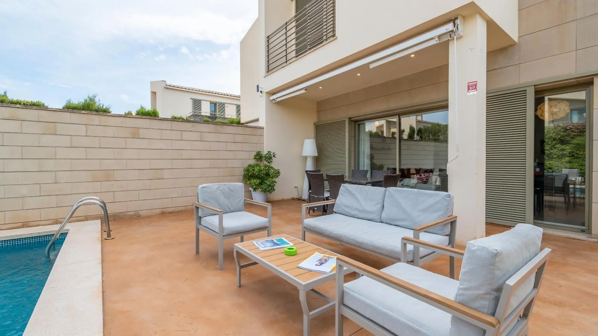 Astur - Moderno Chalet Con Piscina Puigderros 0*,  Spanien